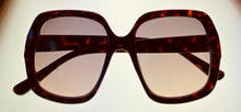 Load image into Gallery viewer, Kenneth Cole Reaction Womens Tortoise Square Plastic Sunglass KC1412. 52B