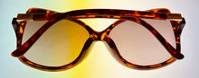 Load image into Gallery viewer, Kenneth Cole Reaction Tortoise Rectangle Womens Plastic Sunglass, KC1408. 52F