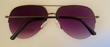 Load image into Gallery viewer, Kenneth Cole Reaction Gunmetal Gradient Smoke Aviator Sunglasses. KC1307. 8B
