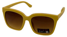 Load image into Gallery viewer, Guess Sunglass Yellow Gold Oversized Square, Brown Gradient Lens GO00045. 39B
