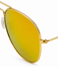 Load image into Gallery viewer, Tony Hawk Mens Sunglass Classic Gold Metal Aviator, Yellow Mirror Lens TH47 3
