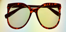 Load image into Gallery viewer, Kenneth Cole Reaction Womens Cat Eye Tortoise Plastic Sunglass KC1411. 52N

