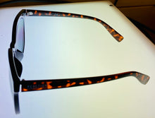 Load image into Gallery viewer, Kenneth Cole Reaction Womens Cat Eye Black Tortoise Plastic Sunglass KC1411. 1B
