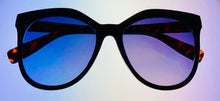 Load image into Gallery viewer, Kenneth Cole Reaction Womens Cat Eye Black Tortoise Plastic Sunglass KC1411. 1B
