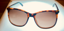 Load image into Gallery viewer, Fila Mens Tortoise Plastic Sunglass, Brown Gradient Lens SF9485
